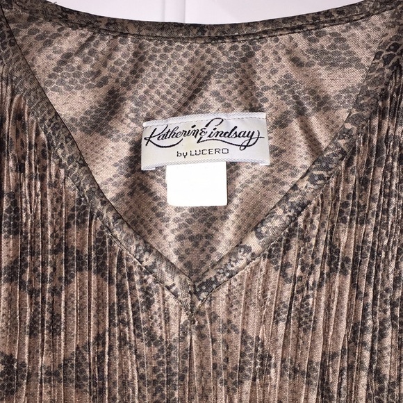 Mother of the Bride/modest V-neck pleated evening - Picture 6 of 8